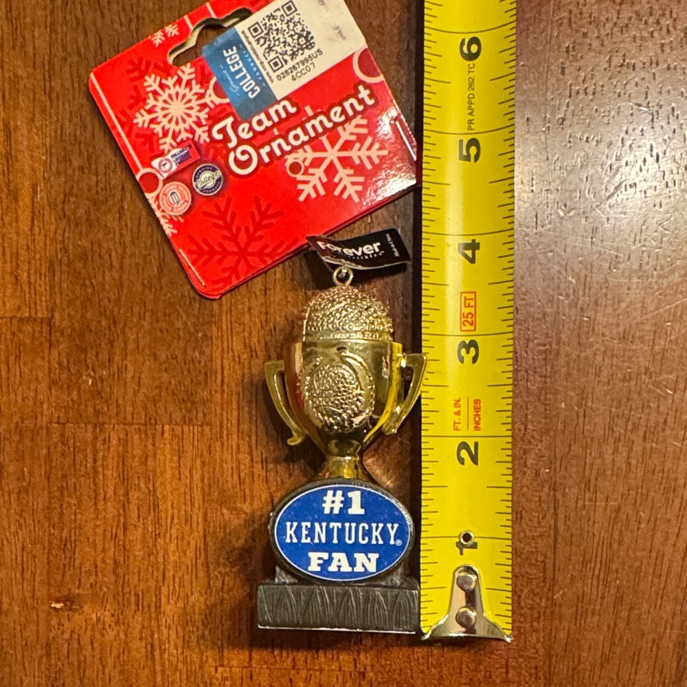 Forever Collectibles Fan Trophy Ornament University of Kentucky